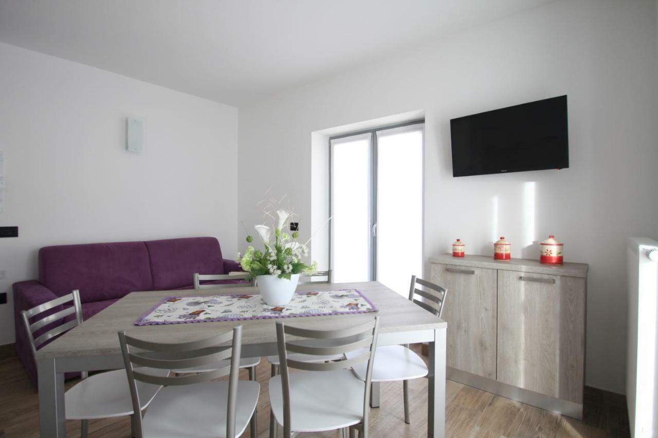 Casa Ai Stabli Apartment Mezzana  Luaran gambar