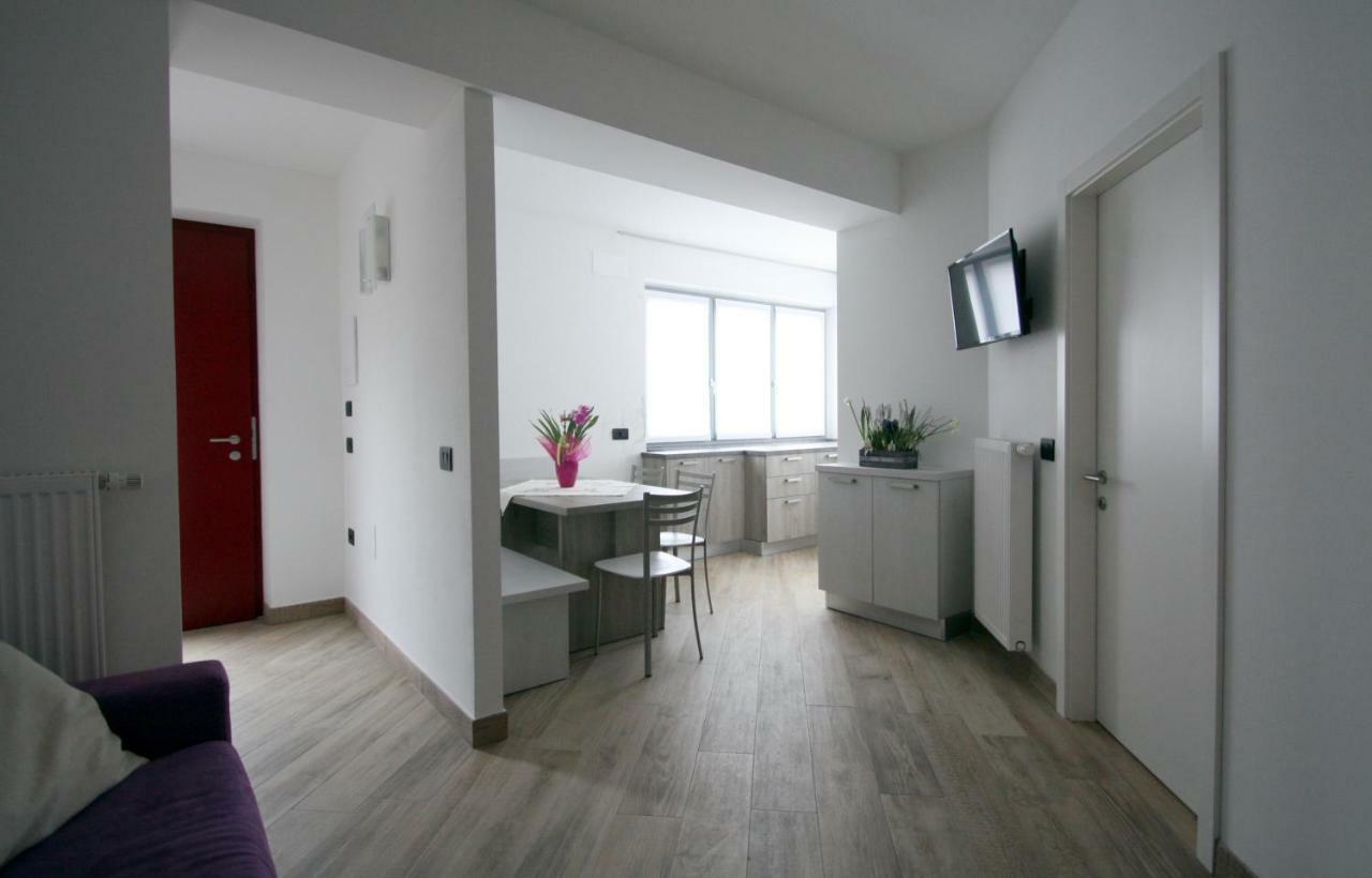 Casa Ai Stabli Apartment Mezzana  Luaran gambar
